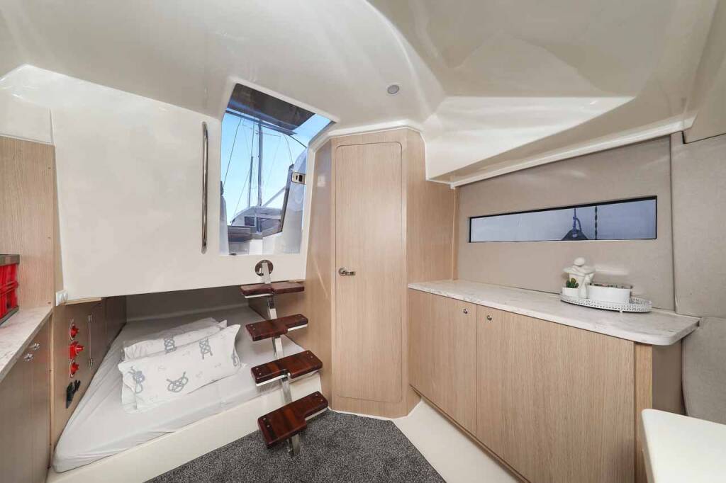 Motor boat Nuva M9 Cabin Planac
