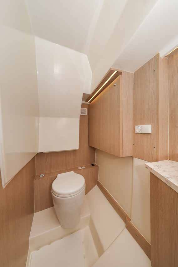 Motor boat Nuva M9 Cabin Planac
