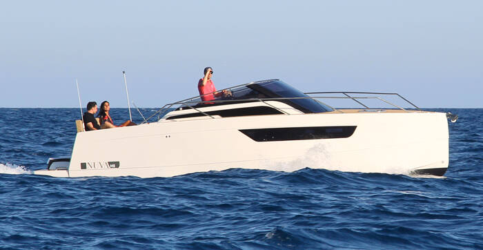 Motor boat Nuva M9 Cabin Babac