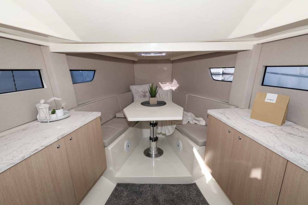 Motor boat Nuva M9 Cabin Babac