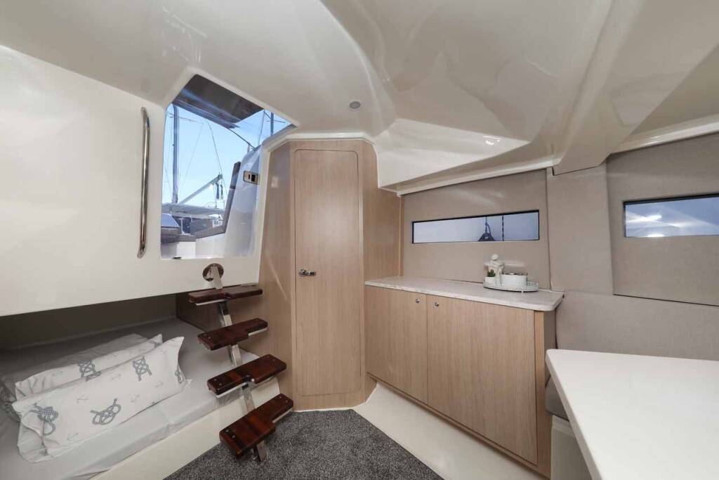 Motor boat Nuva M9 Cabin Babac