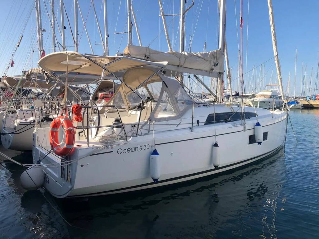 Sailing yacht Oceanis 30.1 Arya