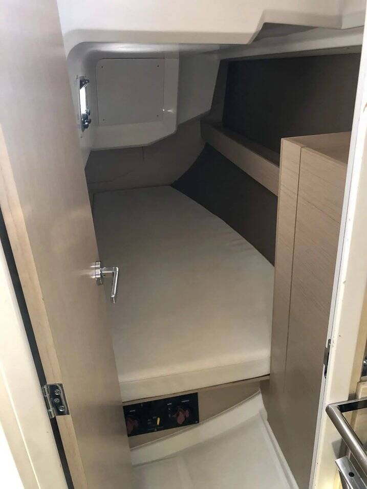 Sailing yacht Oceanis 30.1 Arya