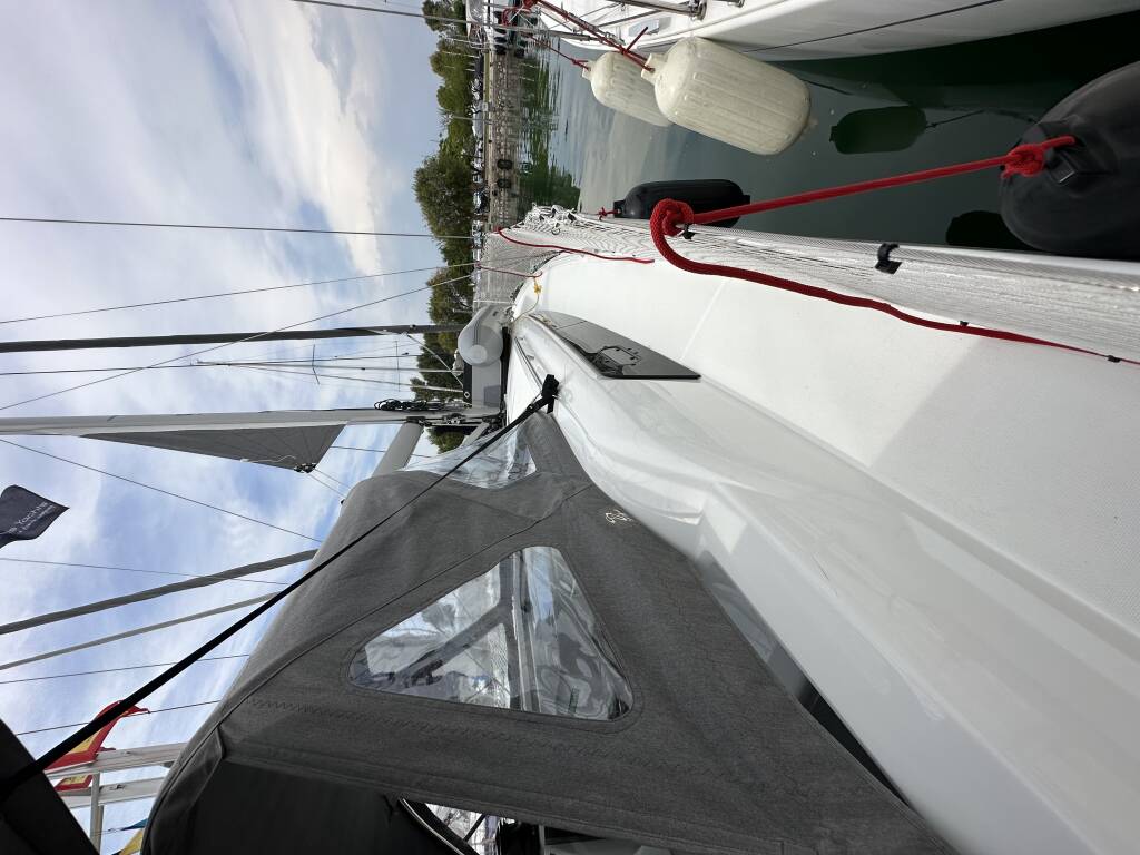 Sailing yacht Oceanis 34.1 Aria