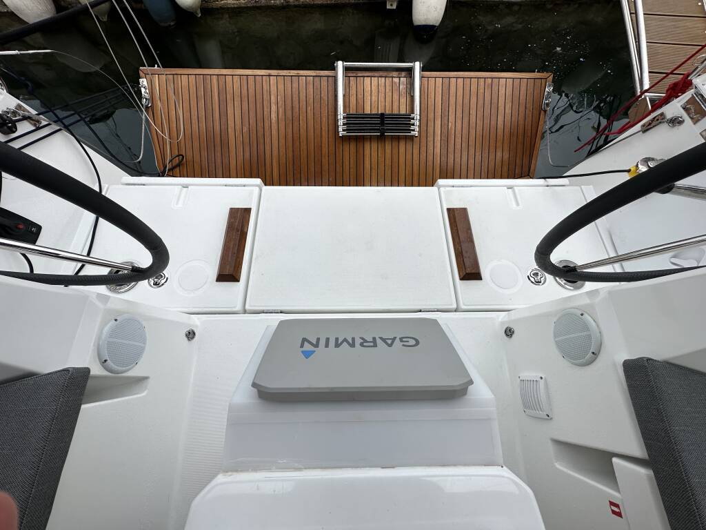 Sailing yacht Oceanis 34.1 Aria