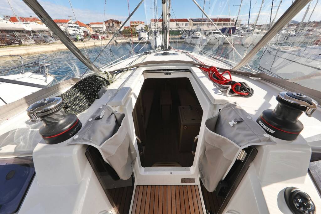Sailing yacht Oceanis 34.1 Rooster