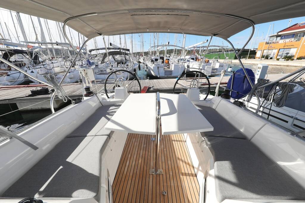Sailing yacht Oceanis 34.1 Rooster