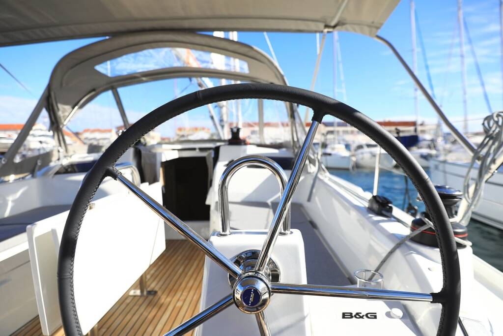 Sailing yacht Oceanis 34.1 Rooster
