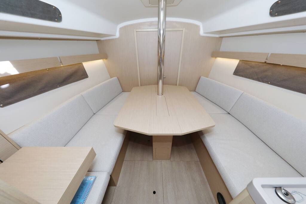 Sailing yacht Oceanis 34.1 Rooster