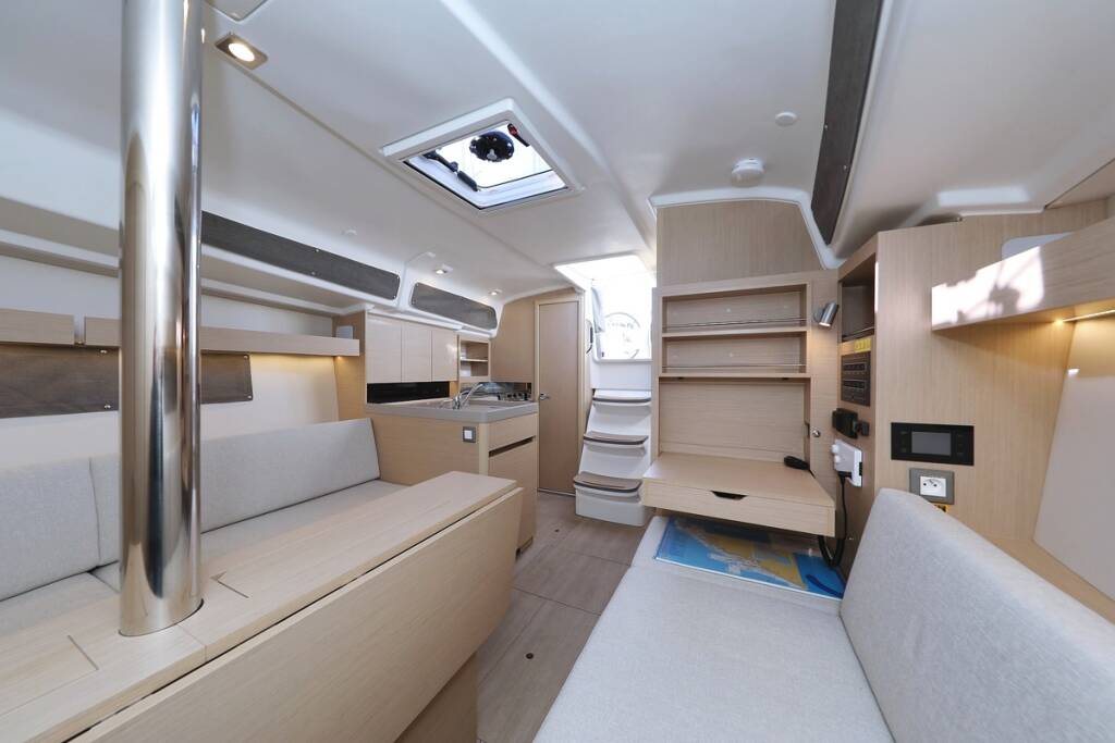 Sailing yacht Oceanis 34.1 Rooster