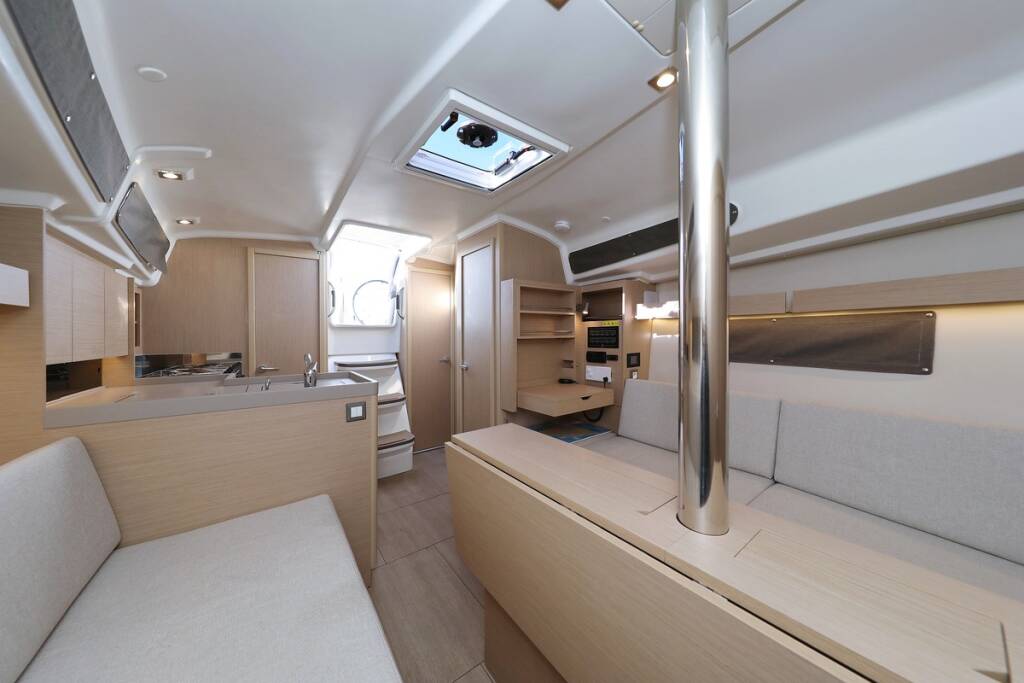 Sailing yacht Oceanis 34.1 Rooster