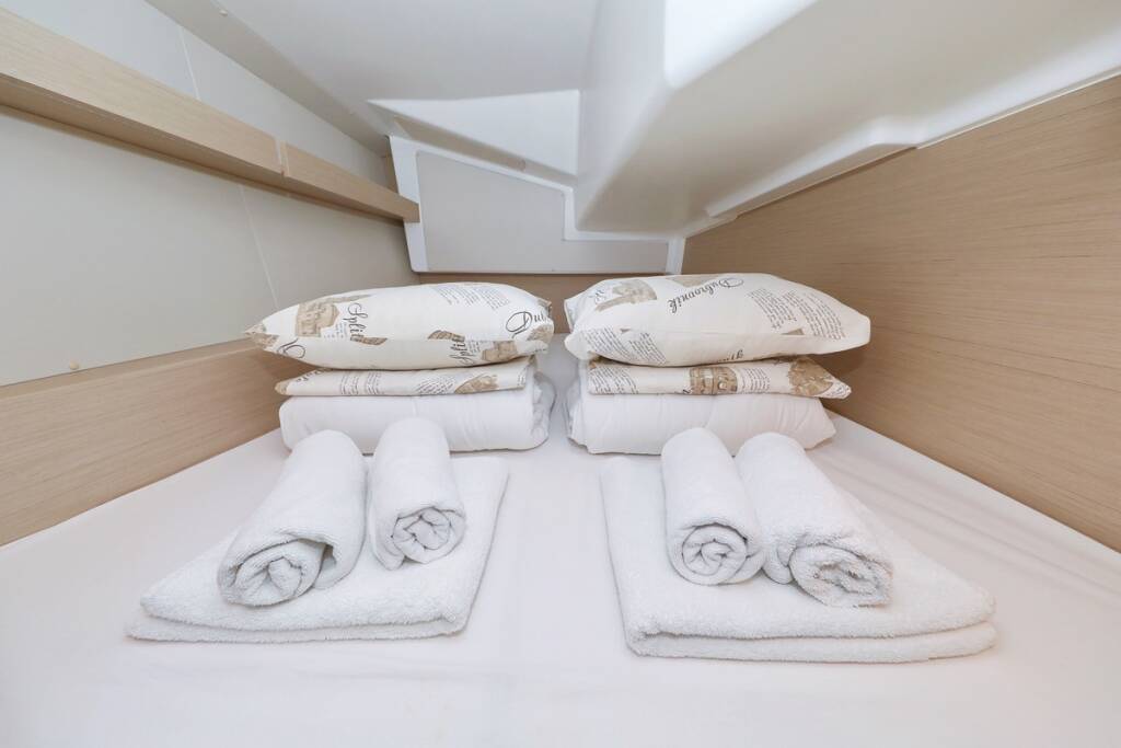 Sailing yacht Oceanis 34.1 Rooster