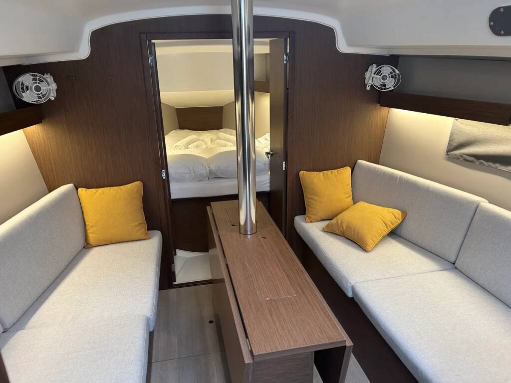 Sailing yacht Oceanis 34.1 Stella
