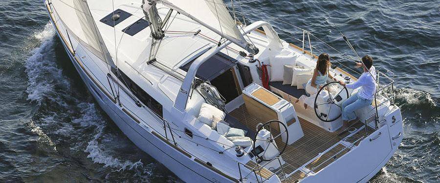 Sailing yacht Oceanis 35 Minta