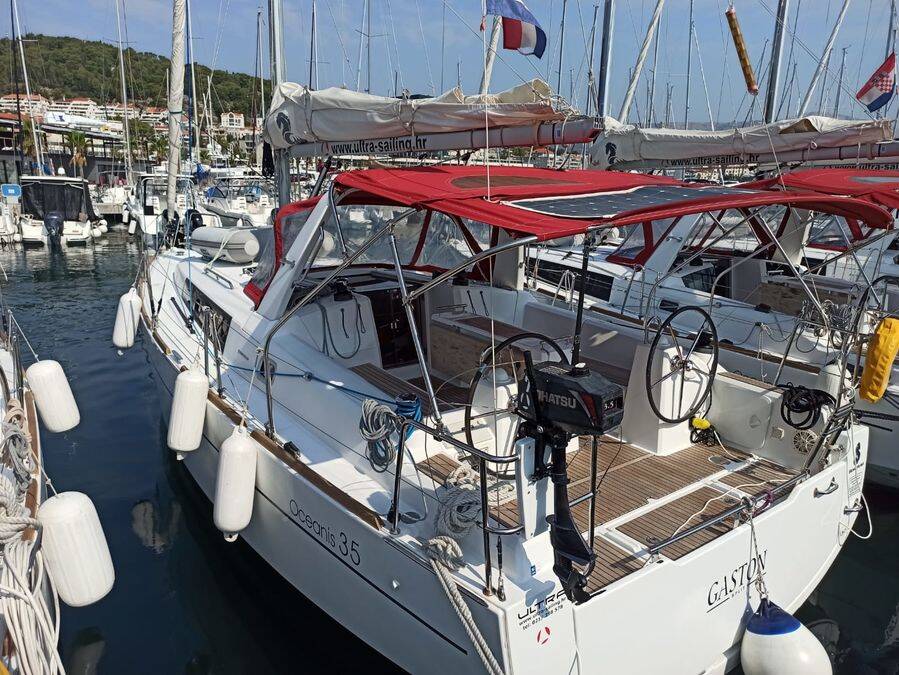 Sailing yacht Oceanis 35 Gaston