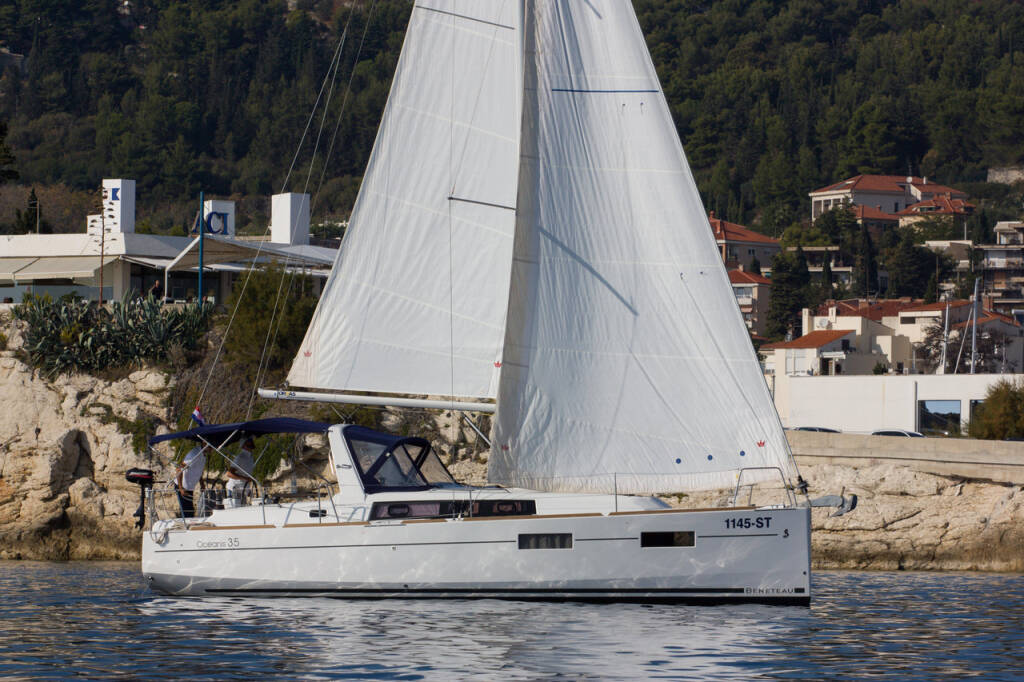 Sailing yacht Oceanis 35 Jean Michel
