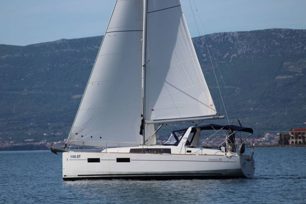 Sailing yacht Oceanis 35 Jean Michel