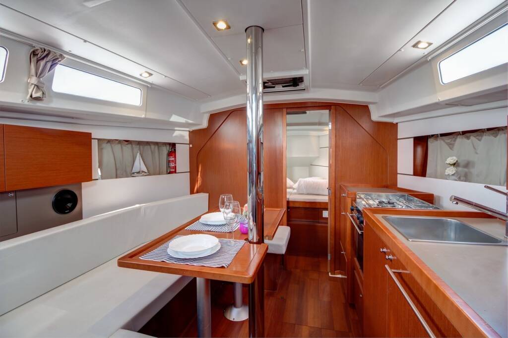 Sailing yacht Oceanis 35 Jean Michel
