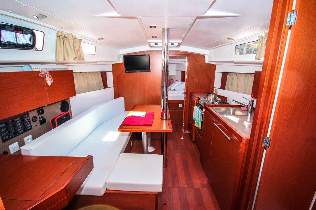 Sailing yacht Oceanis 35 Dalmar