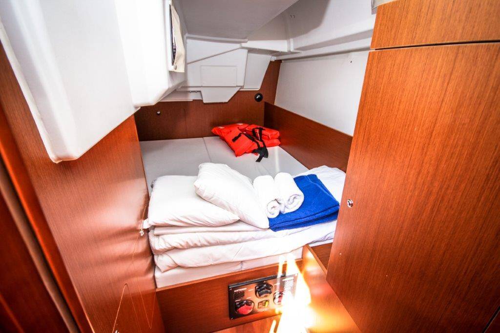 Sailing yacht Oceanis 35 Dalmar