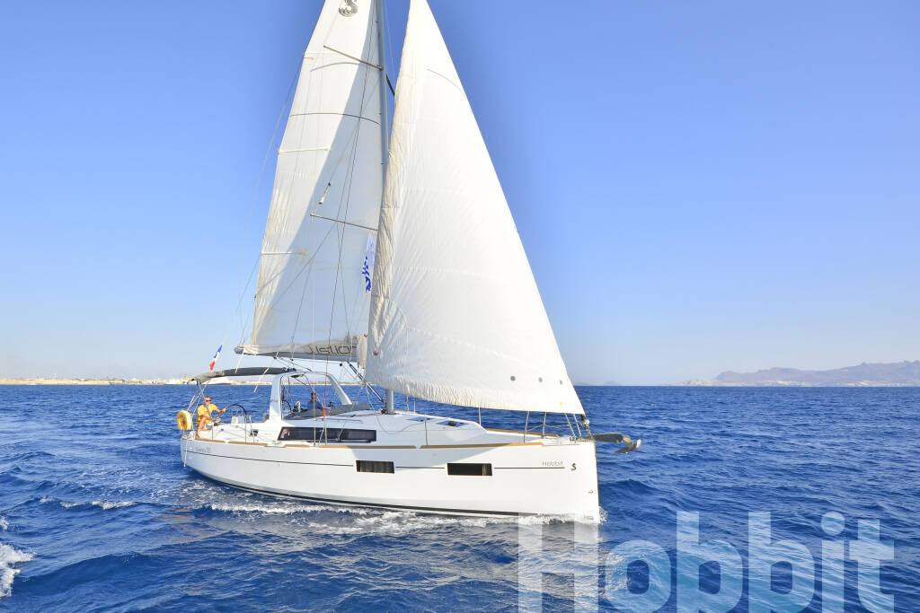 Sailing yacht Oceanis 35 Hobbit