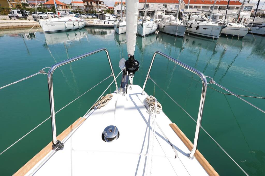 Sailing yacht Oceanis 35.1 Aris