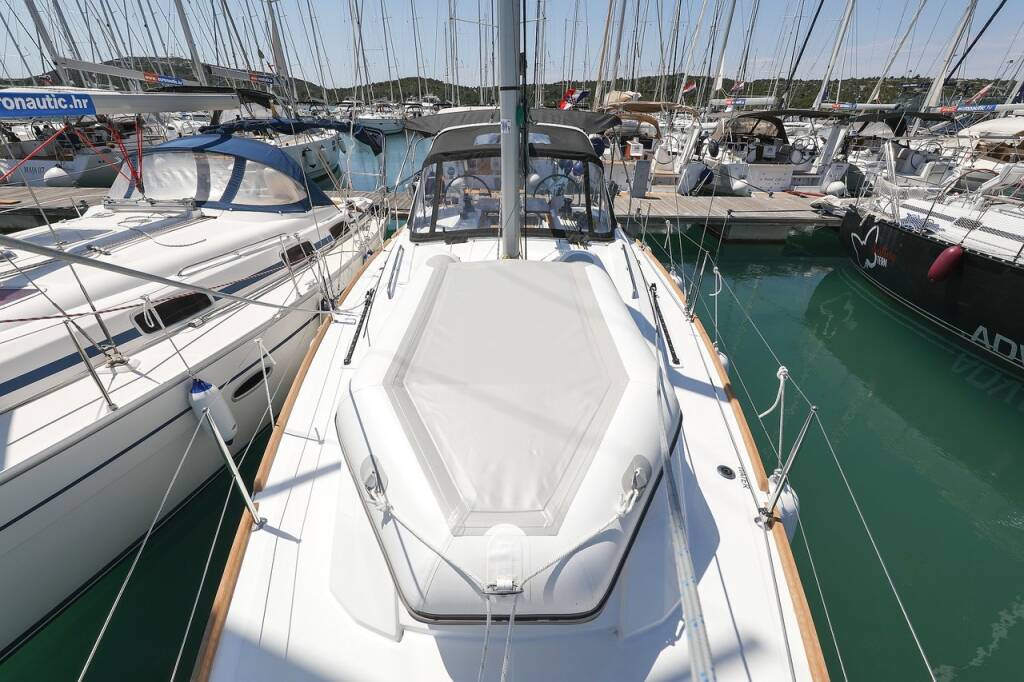 Sailing yacht Oceanis 35.1 Aris