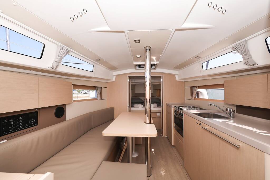Sailing yacht Oceanis 35.1 Aris
