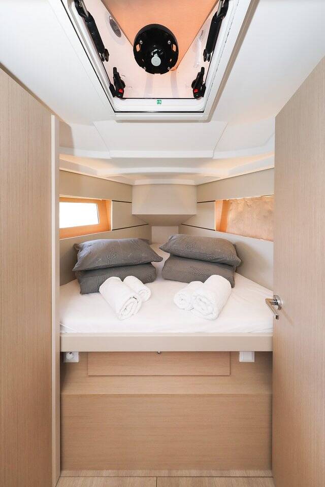 Sailing yacht Oceanis 35.1 Aris