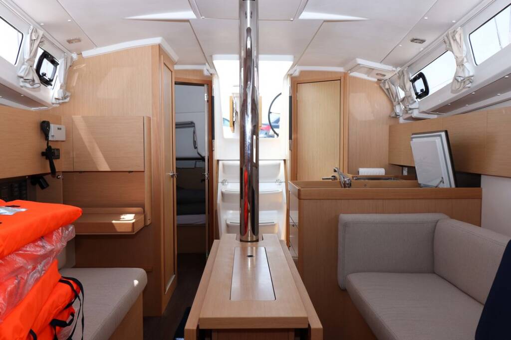 Sailing yacht Oceanis 35.1 Aquarius
