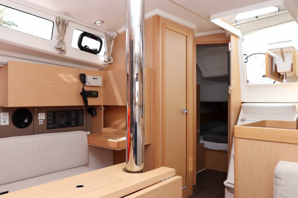 Sailing yacht Oceanis 35.1 Aquarius