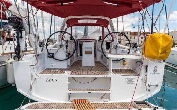 Oceanis 35.1 Bela ACI Marina Split