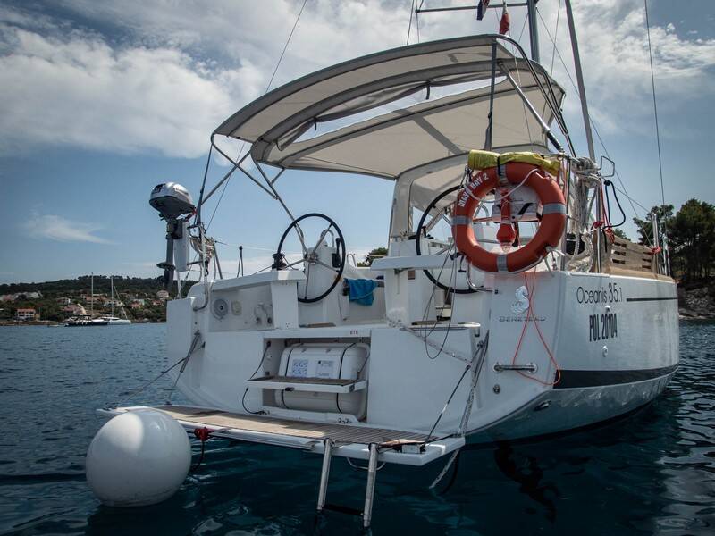Sailing yacht Oceanis 35.1 Maya Bay 2
