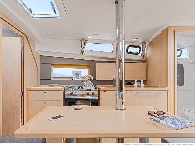 Segelyachten Oceanis 35.1 Maya Bay 2