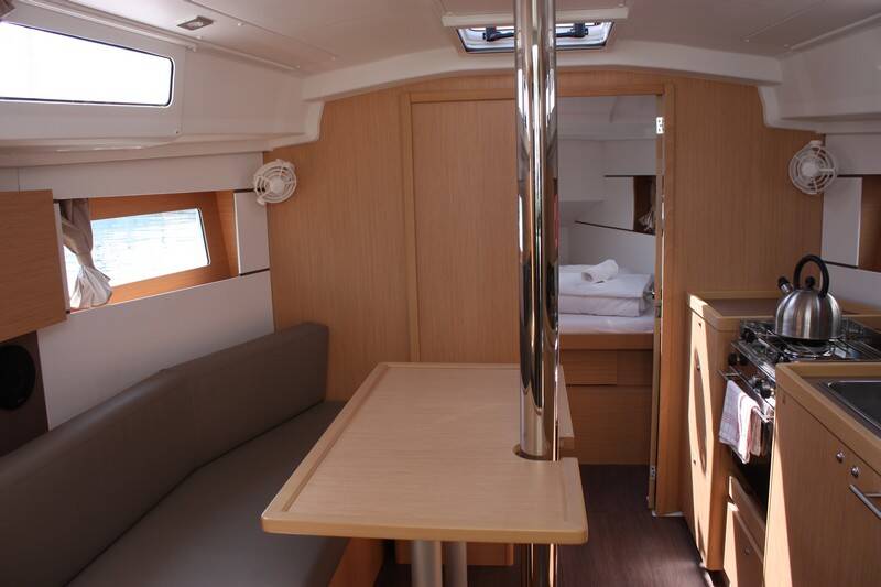 Sailing yacht Oceanis 35.1 Maya Bay 2