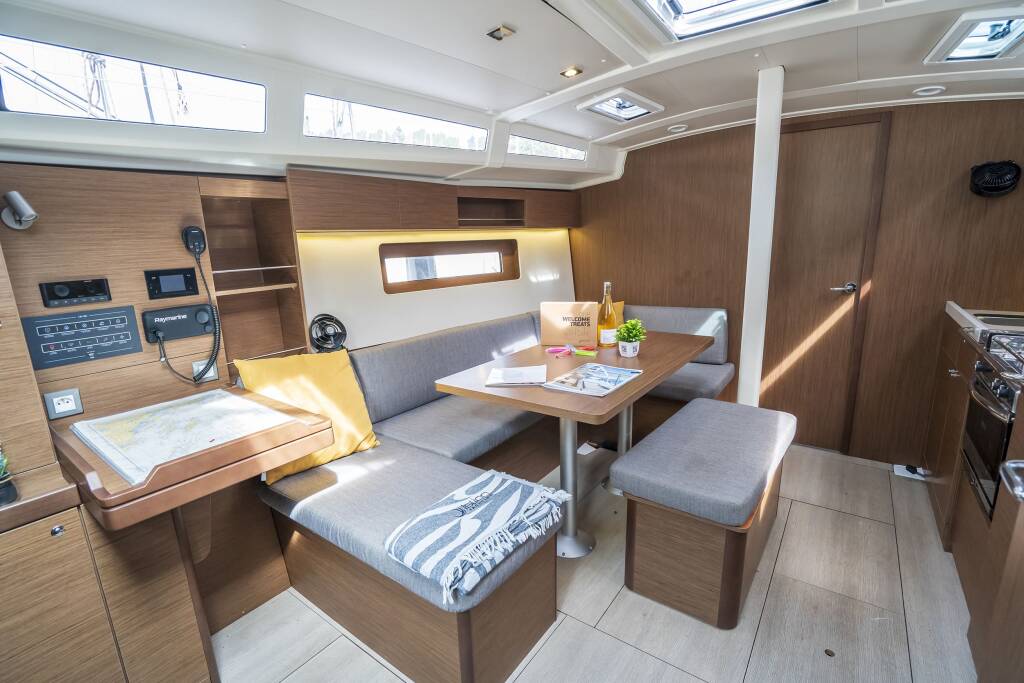 Segelyachten Oceanis 37.1 First Dream