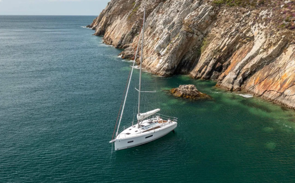 Sailing yacht Oceanis 37.1 Mercator