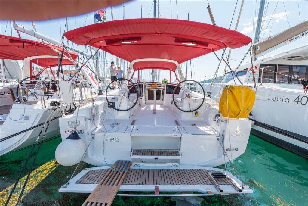 Sailing yacht Oceanis 38 Rusalka