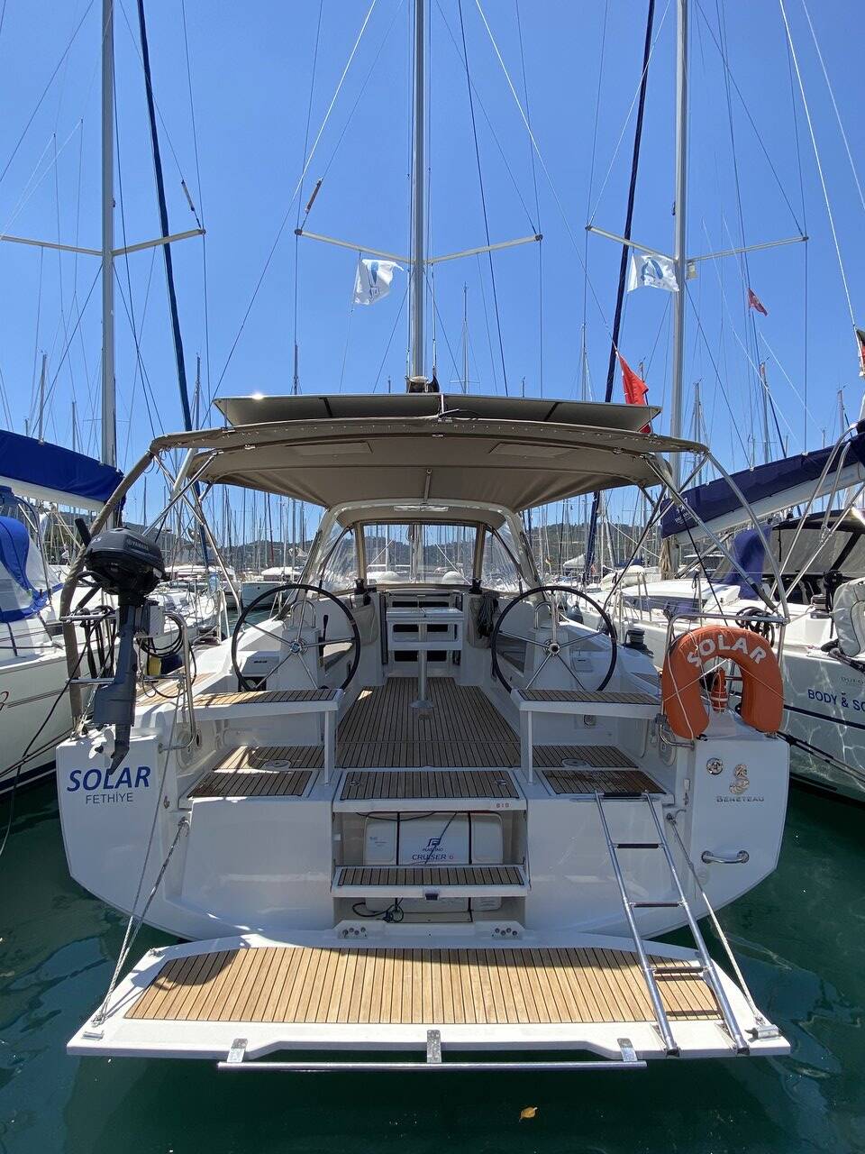 Sailing yacht Oceanis 38 Solar