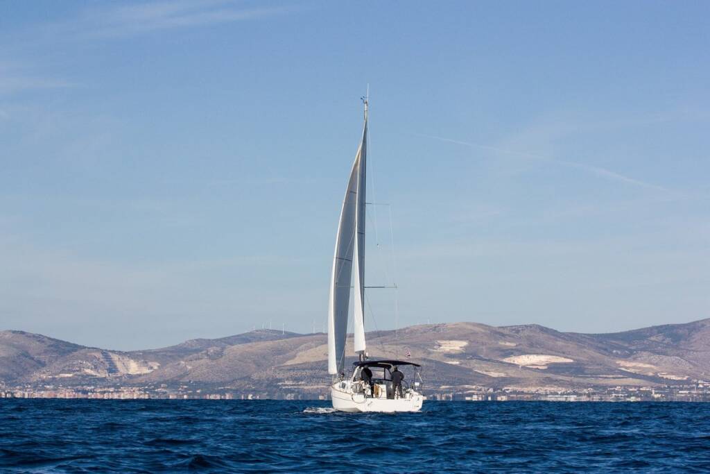 Sailing yacht Oceanis 38 Arsen