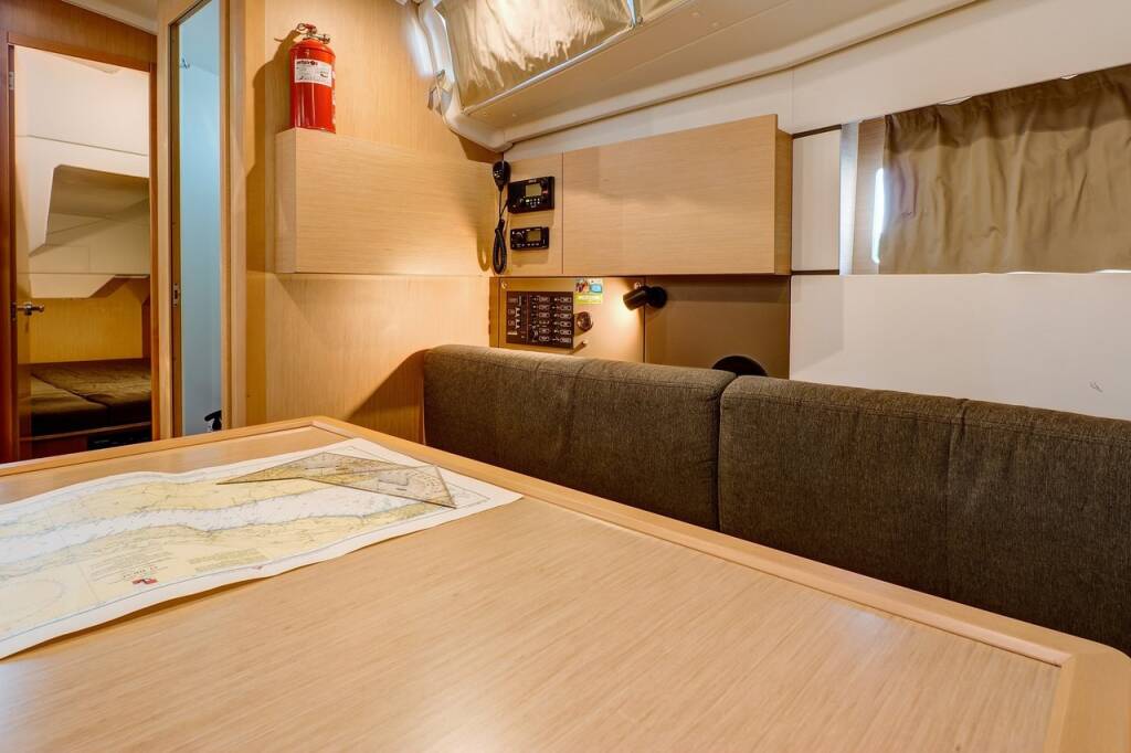 Sailing yacht Oceanis 38 Arsen
