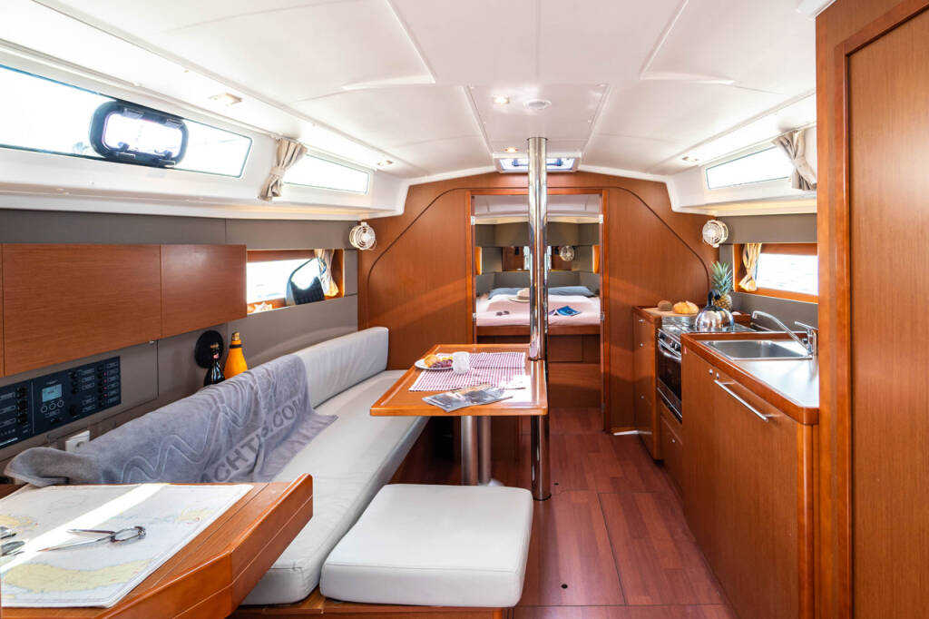 Segelyachten Oceanis 38 Aphrodite 