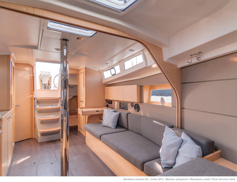 Sailing yacht Oceanis 38 Xenia
