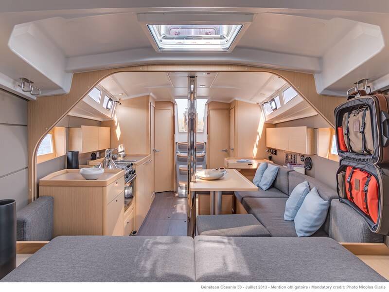 Sailing yacht Oceanis 38 Xenia