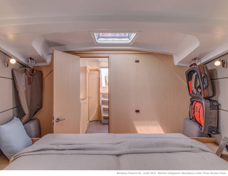 Sailing yacht Oceanis 38 Xenia