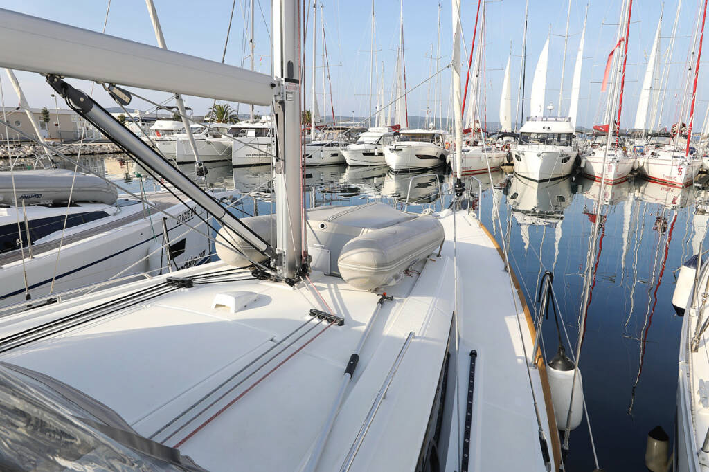 Segelyachten Oceanis 38.1 Angel07