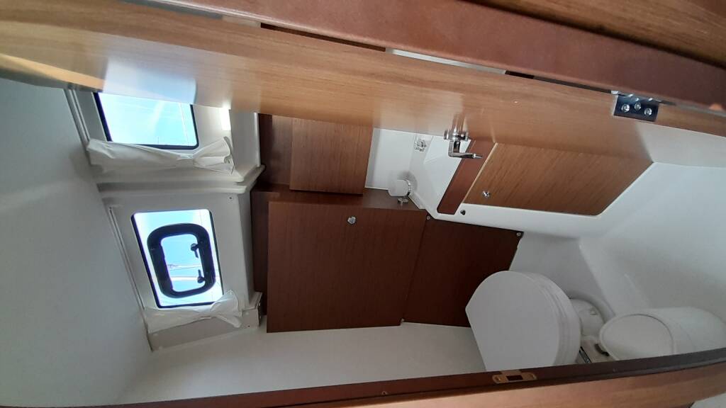 Sailing yacht Oceanis 38.1 The Boss