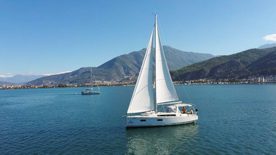 Sailing yacht Oceanis 38.1 Rosa Bella