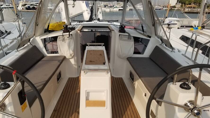 Sailing yacht Oceanis 38.1 Rosa Bella
