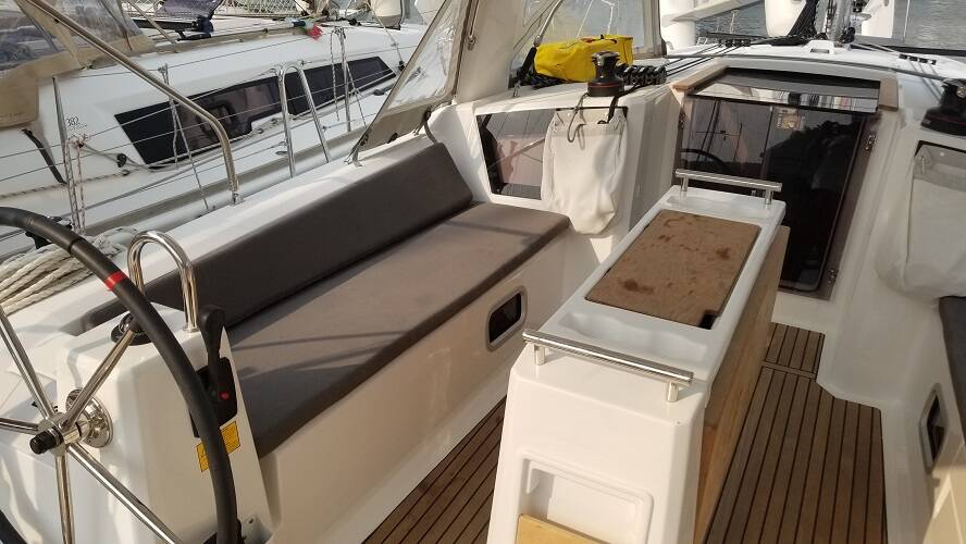 Sailing yacht Oceanis 38.1 Rosa Bella